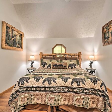 Picturesque Pigeon Forge Cabin With Mountain Views Exterior photo