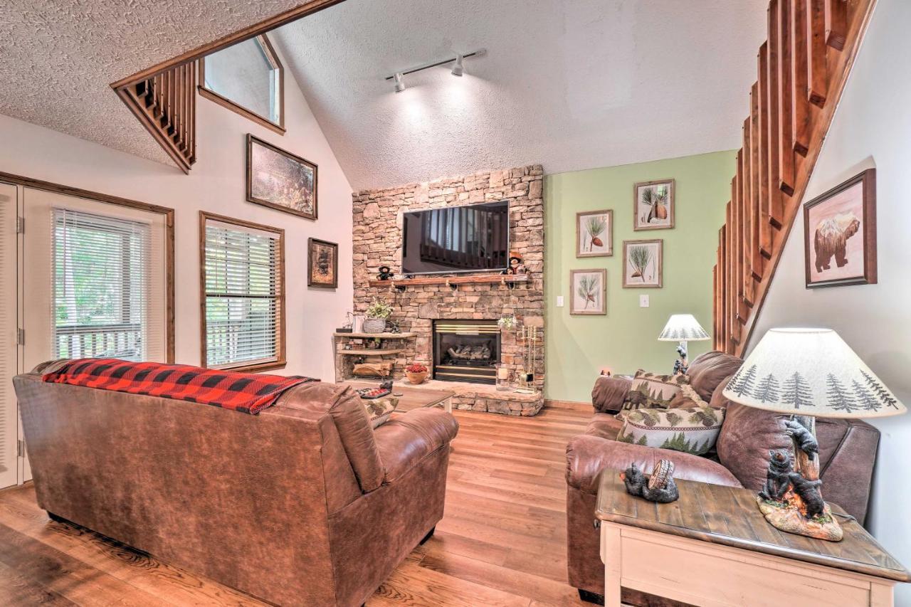 Picturesque Pigeon Forge Cabin With Mountain Views Exterior photo