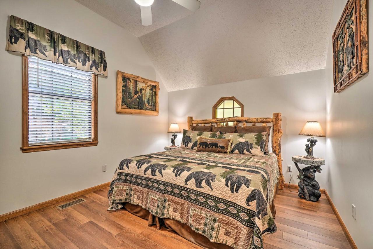 Picturesque Pigeon Forge Cabin With Mountain Views Exterior photo