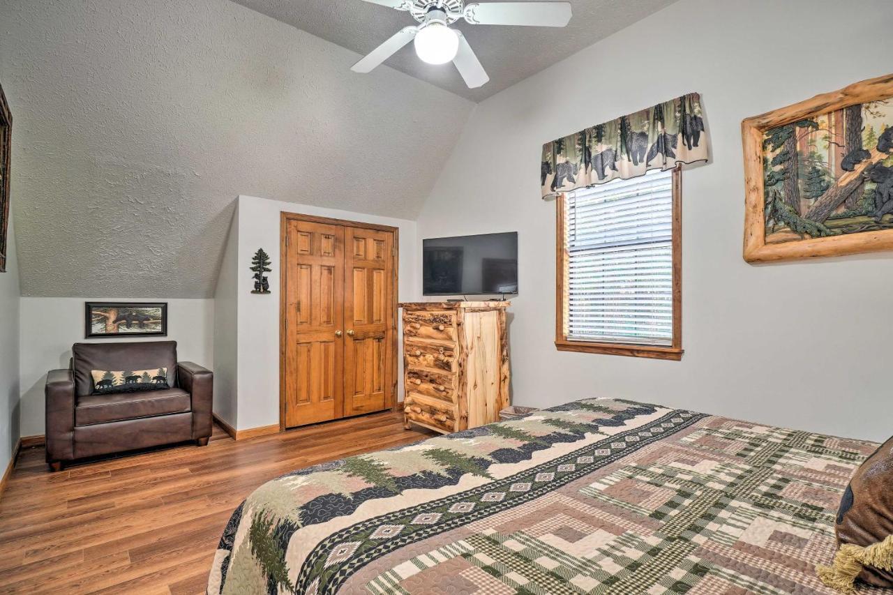 Picturesque Pigeon Forge Cabin With Mountain Views Exterior photo